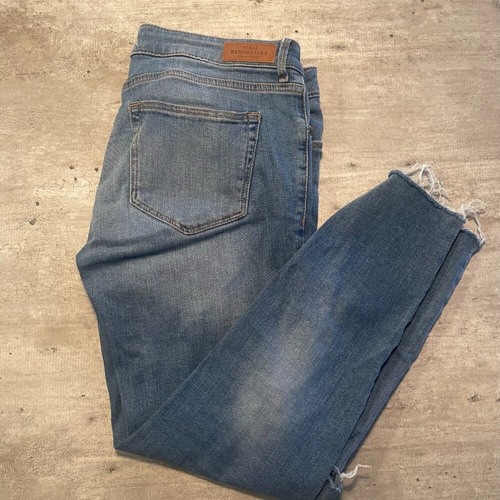 Ripped blue jeans - MANGO